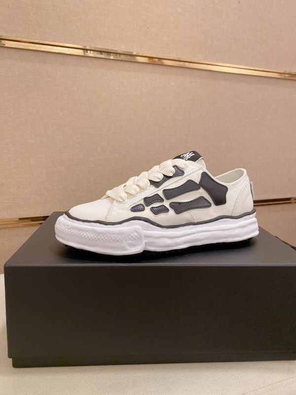 Maison Mihara Yasuhiro Wayne Low-Top Sneaker — White / Black