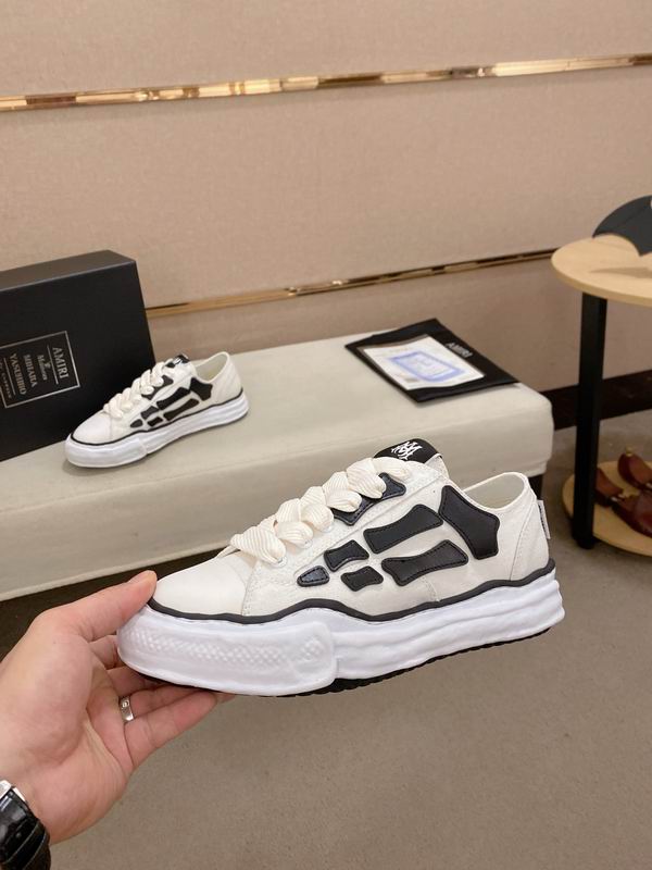 Maison Mihara Yasuhiro Wayne Low-Top Sneaker — White / Black